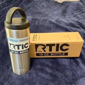 RTIC 18 oz Stainless Steel Bottle First Generation